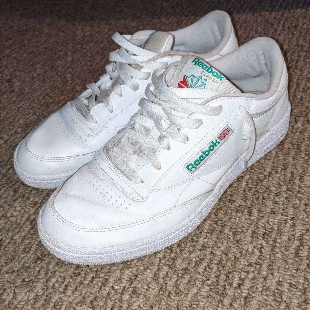 Size 10.5 Men’s classic Reebok’s